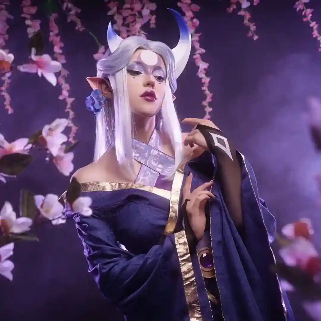 波兰美女Cos《剑星》女主伊芙 穿泳装秀绝美身材