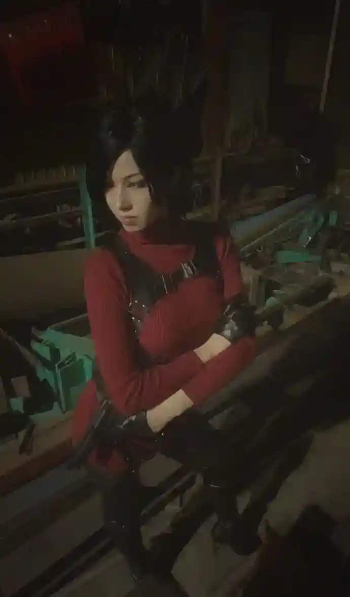 国外美女Cos《生化危机》艾达王 气质身材俱佳